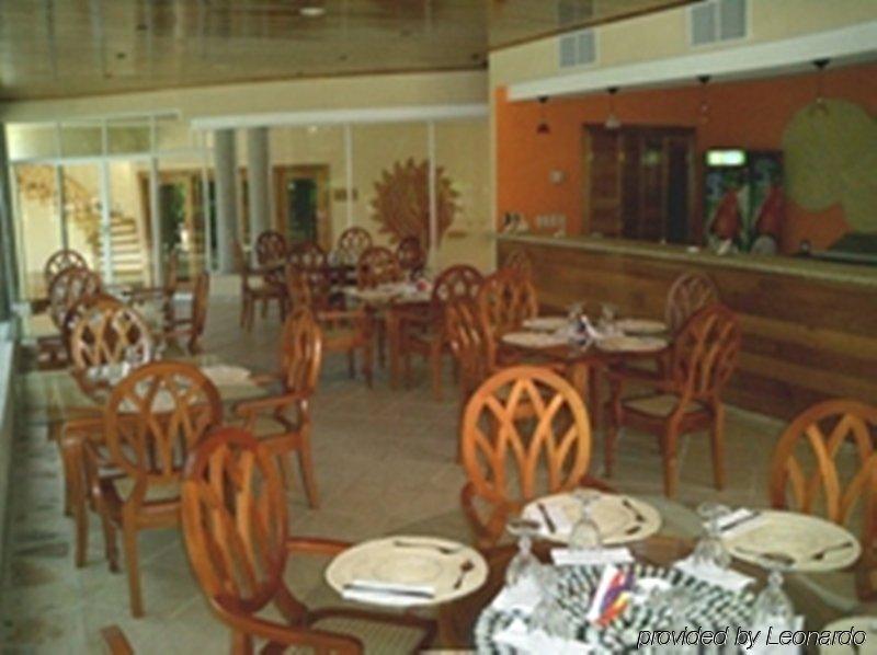 Hotel Vistamar Beachfront Resort & Conference Center Pochomil Restoran foto